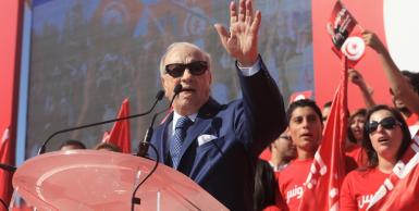 السبسي يطلق حملته الانتخابية من مرقد بورقيبة