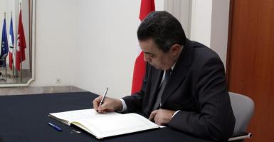 رئيس الحكومة مهدي جمعة يستهل تدوين تعازي تونس وشعبها لفرنسا‎‎.